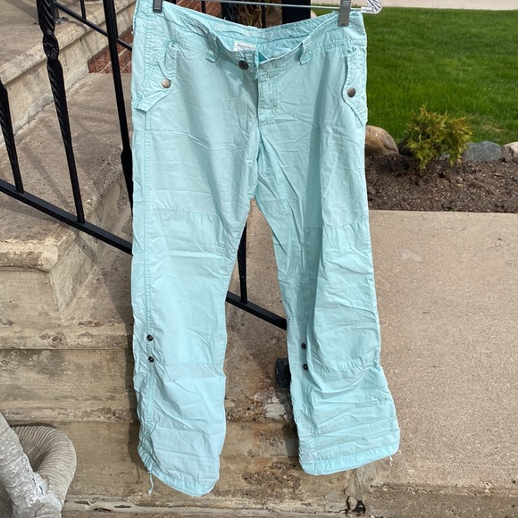 American Eagle Size 8 cargo pant - Picture 3 of 4